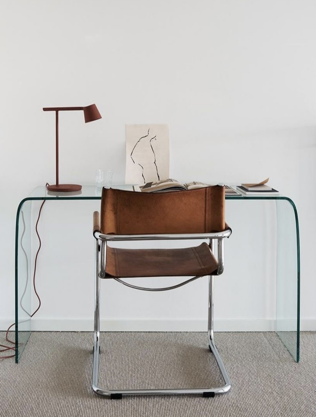 Home Office Inspiration mit Glastisch