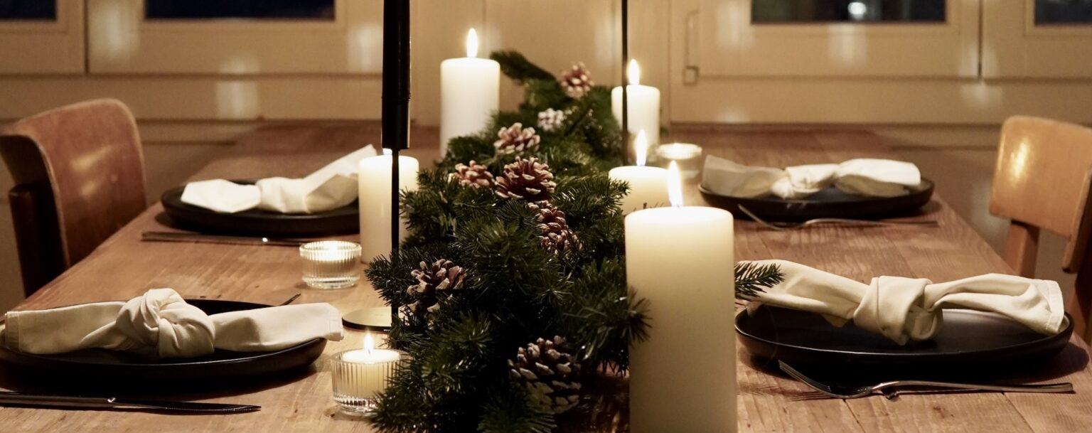 Weihnachten Tisch dekorieren
